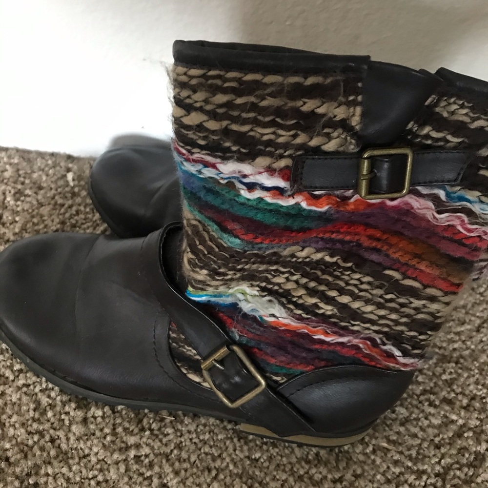 Buckle Multicolored Fabric Dark Brown Boot 8.5